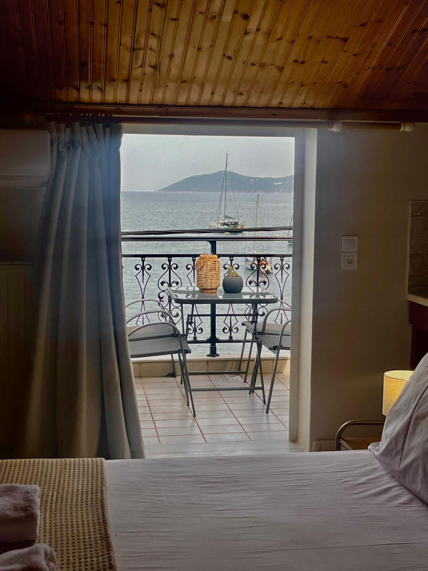 Sea Side Studios Agia Efimia Exterior photo